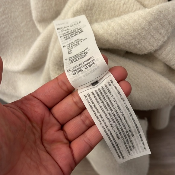 ABERCROMBIE & FITCH CREAM SWEATER - Picture 4 of 6